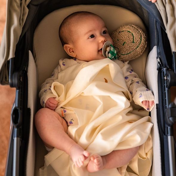 JOOLZ JOOLZ SWEET DREEMS JEMNÁ PŘIKRÝVKA FLAT SHEET L SUNSET IVORY - PEŘINKY DO KOČÁRKU - KOČÁRKY A PŘÍSLUŠENSTVÍ