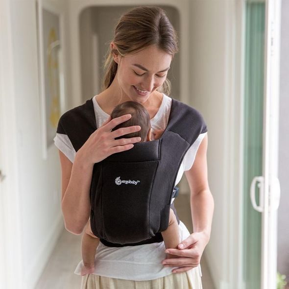 ERGOBABY EMBRACE SOFT KNIT PURE BLACK - ERGONOMICKÁ NOSÍTKA - NOŠENÍ & SPORT