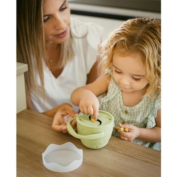 INTERBABY SKLÁDACÍ SILIKONOVÝ HRNEK NA SVAČINKU - ZELENÝ - DĚTSKÉ HRNEČKY - KRMENÍ