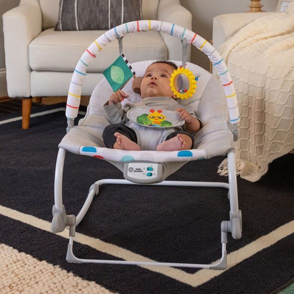 BABY EINSTEIN LEHÁTKO HUDEBNÍ VIBRUJÍCÍ DEAN'S DISCOVERY SPOT™ 0M+ DO 9KG - LEHÁTKA A HOUPADLA - SPINKÁNÍ