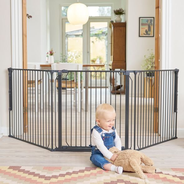 BABY DAN UNIVERZÁLNÍ PROSTOROVÁ ZÁBRANA BABYDAN COMBIFIT L, ČERNÁ - OHRÁDKY - KOUPÁNÍ A ZDRAVÍ