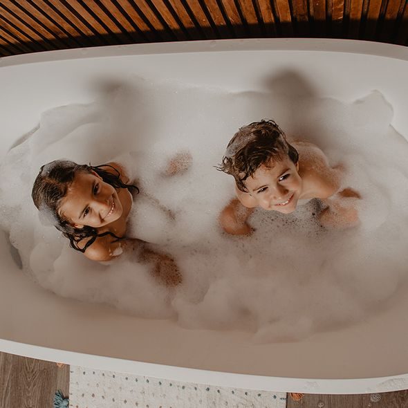 SUAVINEX DĚTSKÝ ŠAMPON + KONDICIONÉR KIDS 300 ML - ŠAMPONY A KOSMETIKA - KOUPÁNÍ A ZDRAVÍ