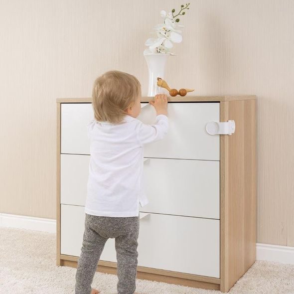 REER ZÁMEK NA DVEŘE A ŠUPLÍKY ROHOVÝ - BEZPEČNOST DĚTÍ V DOMÁCNOSTI - KOUPÁNÍ A ZDRAVÍ