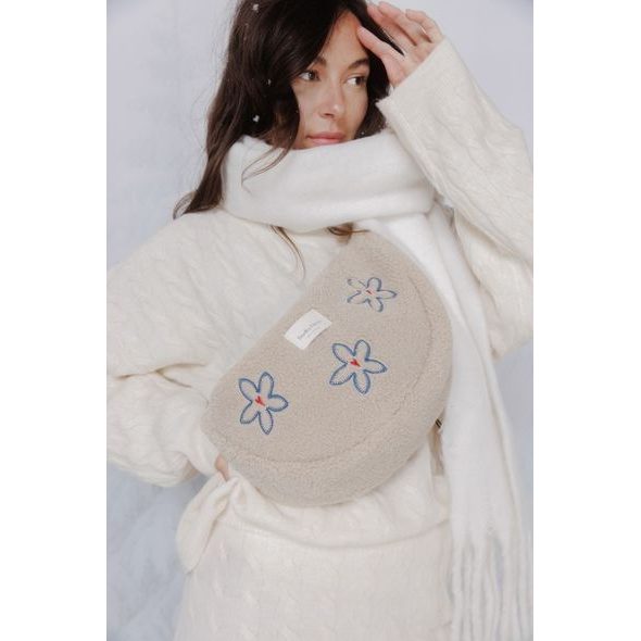 STUDIO NOOS TEDDY ADULT FANNY KABELKA ECRU FLOWER HEART - ORGANIZÉRY A KOŠÍKY - KOČÁRKY A PŘÍSLUŠENSTVÍ