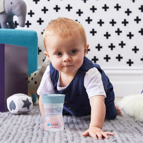 B.BOX HRNEČEK PRO BATOLATA 12M+ - SVĚTLE MODRÝ 240 ML - DĚTSKÉ HRNEČKY - KRMENÍ