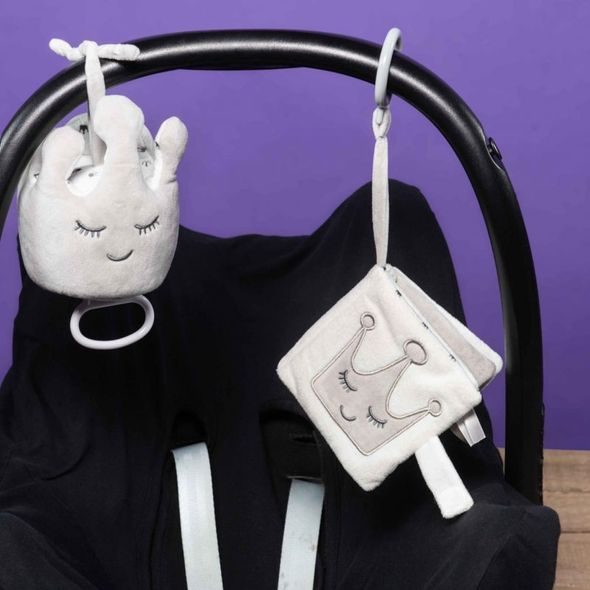 DOOKY CUDDLY FRIENDS CESTOVNÍ KNÍŽKA CROWN - HRAČKY K ZAVĚŠENÍ - PRO DĚTI