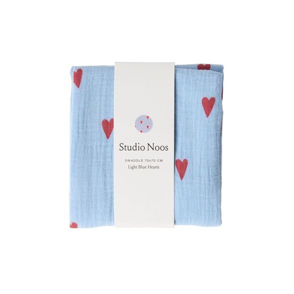 STUDIO NOOS SWADDLE ZAVINOVAČKA PRINT MEDIUM BLUE HEARTS - ZAVINOVACÍ PLENY / OSUŠKY VELKÉ - PŘEBALOVÁNÍ