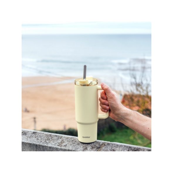 QUOKKA NEREZOVÝ TERMOHRNEK S BRČKEM VIBE PASTEL YELLOW 880 ML - TERMOOBALY A TERMOSKY - KRMENÍ