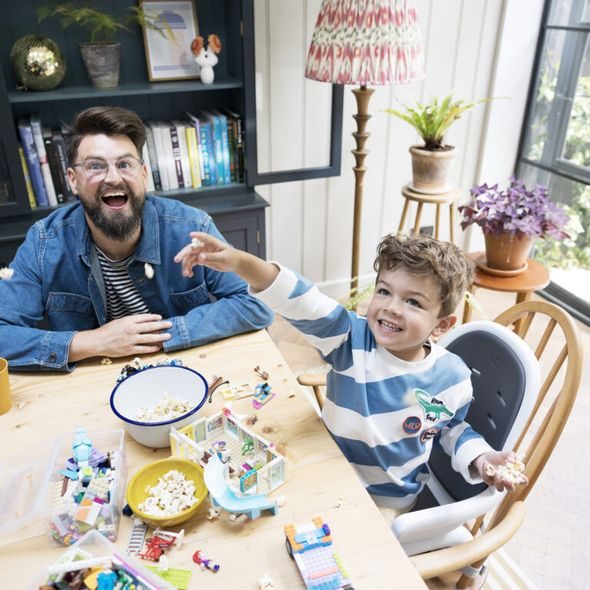 JOIE CHESTNUT™ MOCHA - JÍDELNÍ ŽIDLIČKY PLASTOVÉ - KRMENÍ