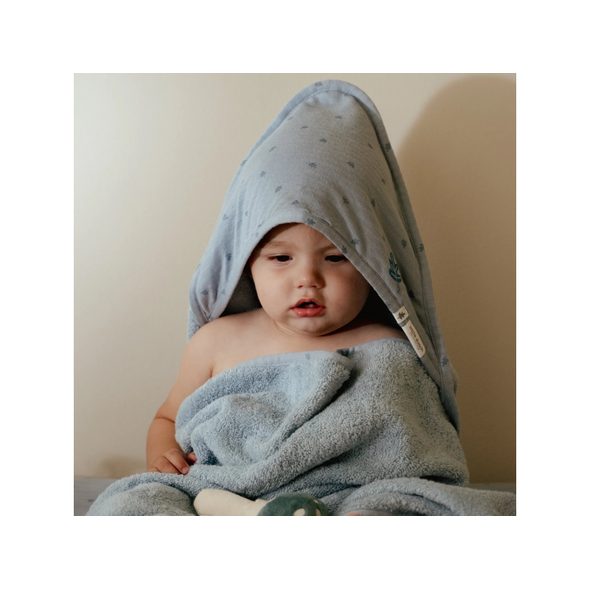 LITTLE DUTCH OSUŠKA S KAPUCÍ 100X100 CM PURE DENIM BLUE - OSUŠKY A DĚTSKÉ ŽUPANY - KOUPÁNÍ A ZDRAVÍ