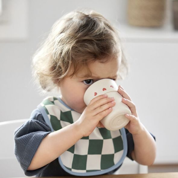 LÄSSIG MUG PP/CELLULOSE HAPPY RASCALS HEART LAVENDER - DĚTSKÉ HRNEČKY - KRMENÍ