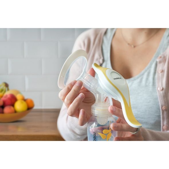 MEDELA ODSÁVAČKA MANUÁLNÍ HARMONY™ ESSENTIALS PACK - ODSÁVAČKY MATEŘSKÉHO MLÉKA - KRMENÍ