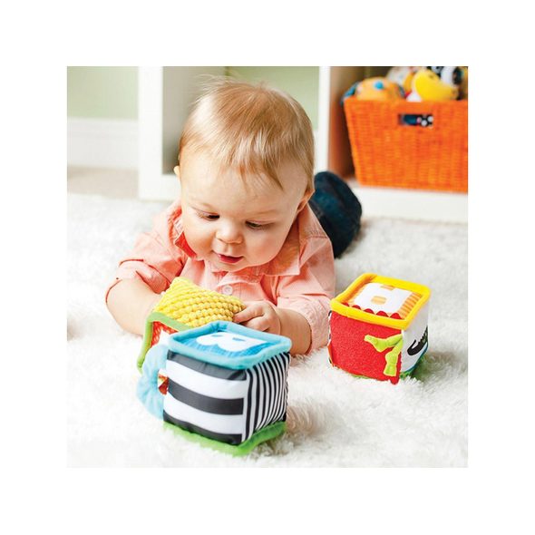 INFANTINO TEXTILNÍ KOSTKY S AKTIVITAMI 4 KS - AKTIVNÍ HRAČKY - PRO DĚTI