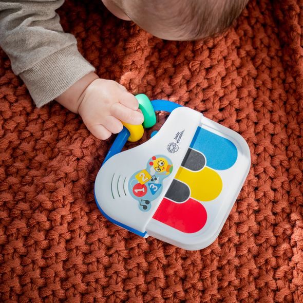 BABY EINSTEIN HRAČKA HUDEBNÍ PIANO 3M+ - HUDEBNÍ NÁSTROJE - PRO DĚTI