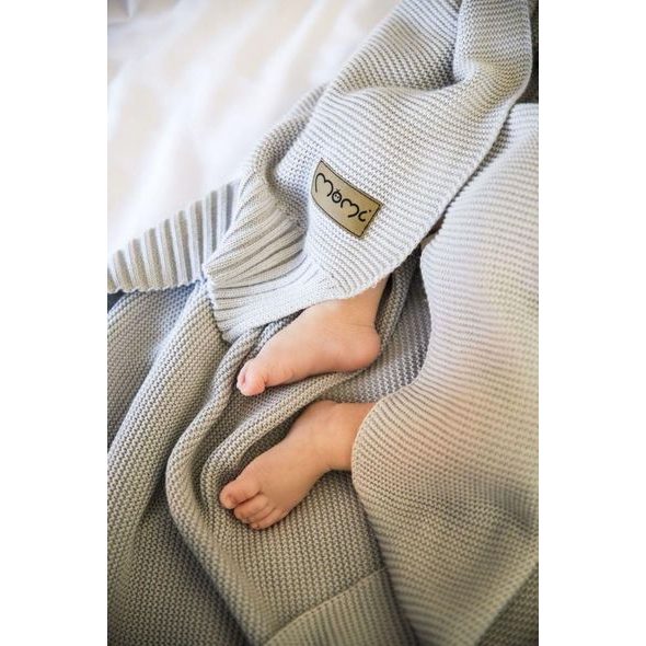 MOMI DĚTSKÁ PLETENÁ DEKA MOMI HUG BÉŽOVÁ - DĚTSKÉ DEKY PRO MIMINKA - SPINKÁNÍ