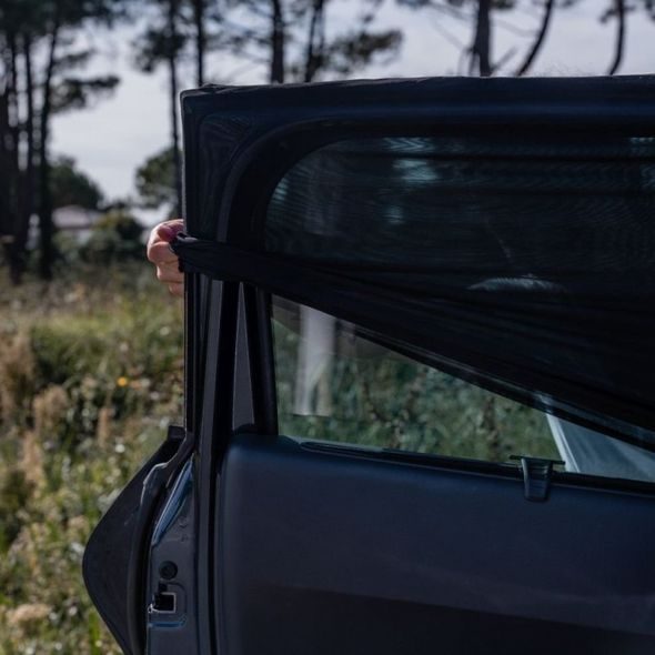 EZIMOOV NAVLÉKACÍ SLUNEČNÍ CLONA EZI SUN SOCKS 2KS - SLUNEČNÍ ROLETY A CLONY - AUTOSEDAČKY A PŘÍSLUŠENSTVÍ