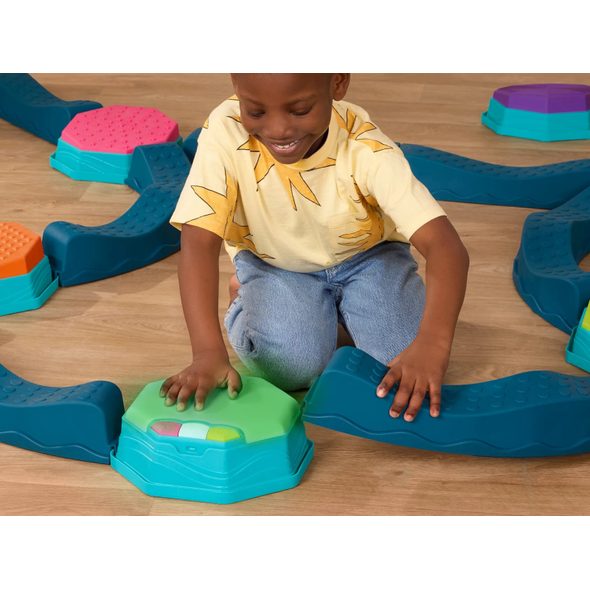 B-TOYS PŘEKÁŽKOVÁ DRÁHA SE STUPÍNKY HUDEBNÍ BALANCE & GROOVE - STAVEBNICE A PUZZLE - PRO DĚTI
