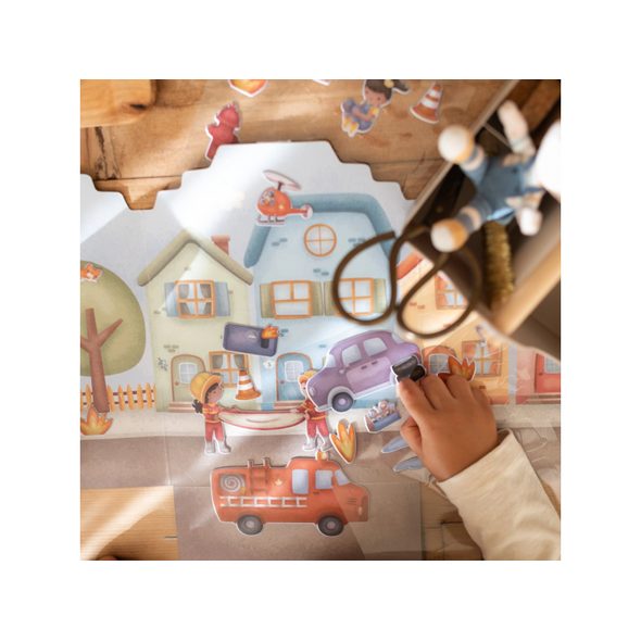 LITTLE DUTCH KNÍŽKA SE SAMOLEPKAMI HASIČSKÁ STANICE JIM - LITTLE DUTCH - PRO DĚTI