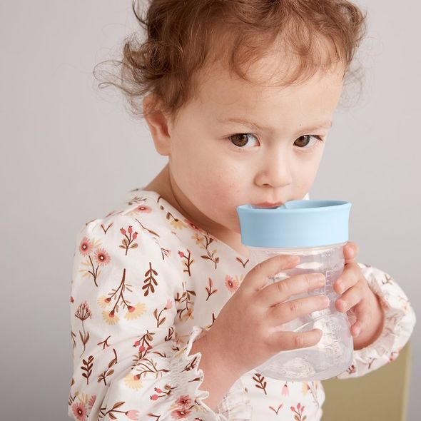 B.BOX HRNEČEK PRO BATOLATA 12M+ - SVĚTLE MODRÝ 240 ML - DĚTSKÉ HRNEČKY - KRMENÍ