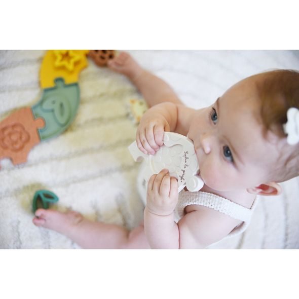 VULLI MOJE PRVNÍ PUZZLE ŽIRAFA SOPHIE - VKLÁDÁNÍ TVARŮ - PRO DĚTI