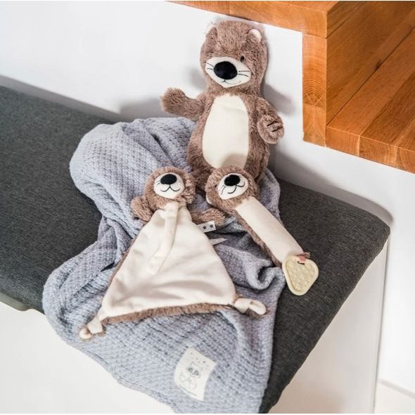 BABYONO HRAČKA PÍSKACÍ S KOUSÁTKEM VYDRA MAGGIE 3M+ - MALÉ HRAČKY DO RUČIČKY - PRO DĚTI