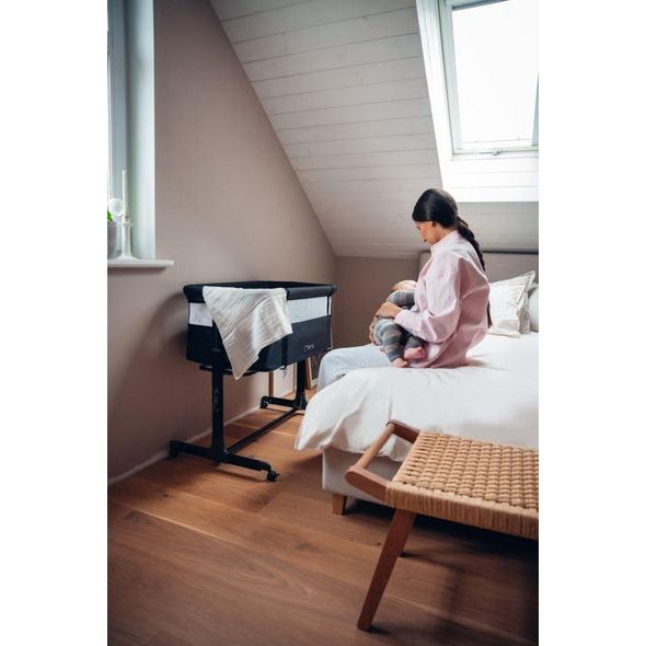 MOMI POSTÝLKA REVO TMAVĚ ŠEDÁ - KOŠÍKY A KOLÉBKY - SPINKÁNÍ