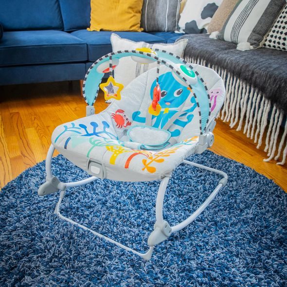 BABY EINSTEIN LEHÁTKO HUDEBNÍ VIBRAČNÍ KICK TO IT OPUS DO 18KG - LEHÁTKA A HOUPADLA - SPINKÁNÍ