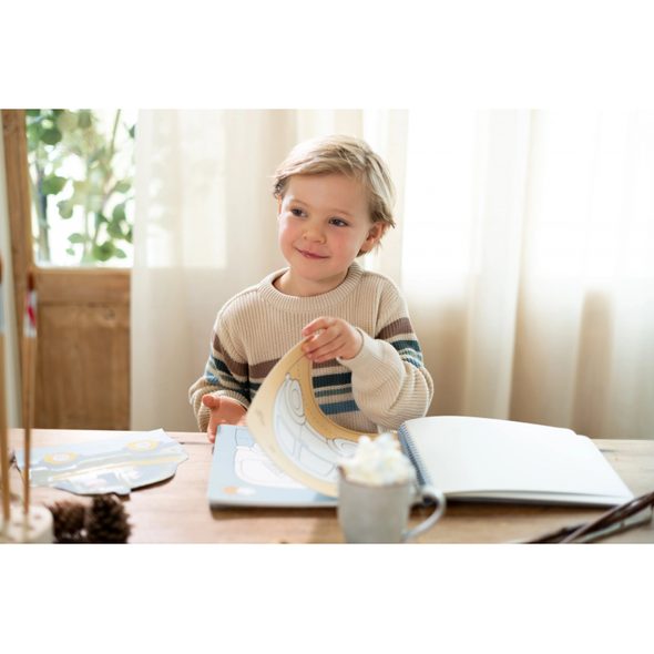 LITTLE DUTCH KNIHA S VYSTŘIHOVACÍMI AUTY JIM - VÝTVARNÉ POMŮCKY A HRAČKY - PRO DĚTI