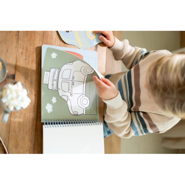 LITTLE DUTCH KNIHA S VYSTŘIHOVACÍMI AUTY JIM - VÝTVARNÉ POMŮCKY A HRAČKY - PRO DĚTI