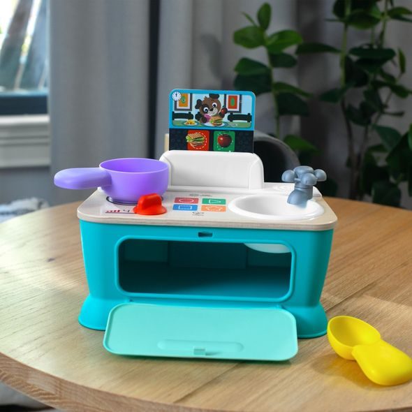 BABY EINSTEIN HRAČKA HUDEBNÍ KUCHYŇKA MAGIC TOUCH KITCHEN™ PRETEND TO COOK HAPE 9M+ - AKTIVNÍ HRAČKY - PRO DĚTI
