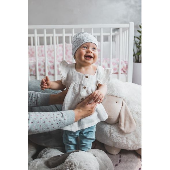 ENIE BABY DĚTSKÁ ČEPICE 6-9M GREY LEAVES - ČEPIČKY A KLOBOUČKY - PRO DĚTI