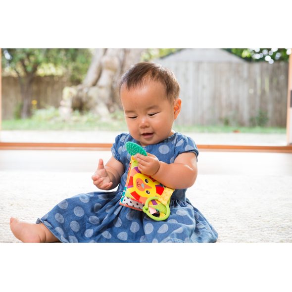 INFANTINO ZÁVĚSNÁ TEXTILNÍ KNÍŽKA - HRAČKY K ZAVĚŠENÍ - PRO DĚTI