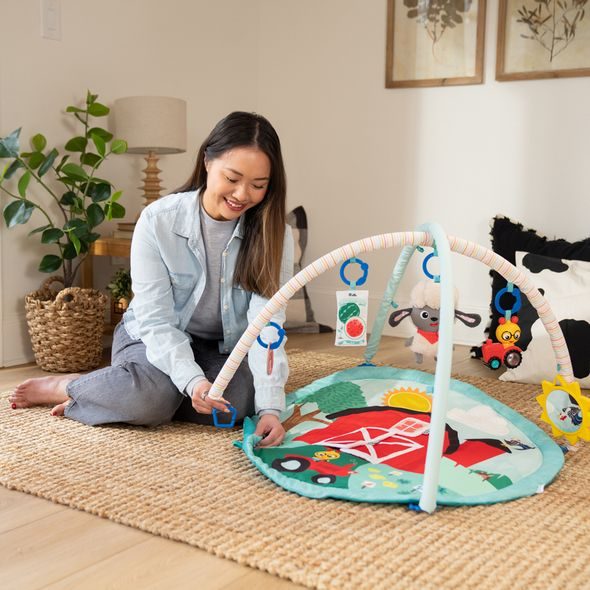 BABY EINSTEIN DEKA NA HRANÍ PRO ROZVOJ MOTORIKY A SMYSLŮ HAPPY HARVEST™ TOUCH & FEEL, 0M+ - HRACÍ DEKY - PRO DĚTI