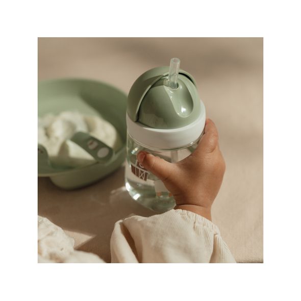 LITTLE DUTCH HRNEK S BRČKEM 300 ML 9M+ FARMA - DĚTSKÉ HRNEČKY - KRMENÍ