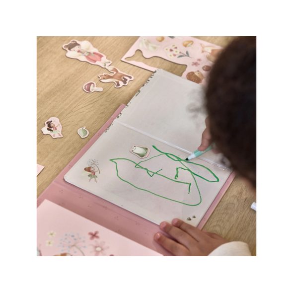 LITTLE DUTCH KNÍŽKA S MAGNETY ROSA FAIRY GARDEN - HRAČKY PRO NEJMENŠÍ - PRO DĚTI
