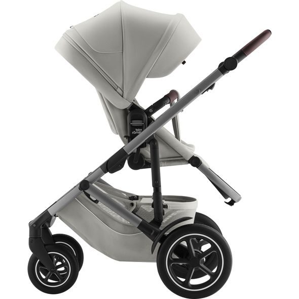BRITAX RÖMER SET KOČÁREK SMILE 5Z + HLUBOKÁ KORBA LUX 2025 - DVOJKOMBINACE - KOČÁRKY A PŘÍSLUŠENSTVÍ