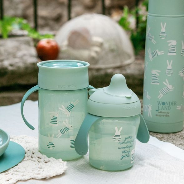 SUAVINEX 360° HRNÍČEK NA UČENÍ 340 ML WONDERLAND NEW - DĚTSKÉ HRNEČKY - KRMENÍ