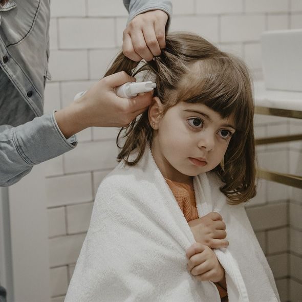 SUAVINEX SUAVINEX | TEA TREE PROTECT PROTI VŠÍM OCHRANNÝ SPREJ 250ML - ŠAMPONY A KOSMETIKA - KOUPÁNÍ A ZDRAVÍ