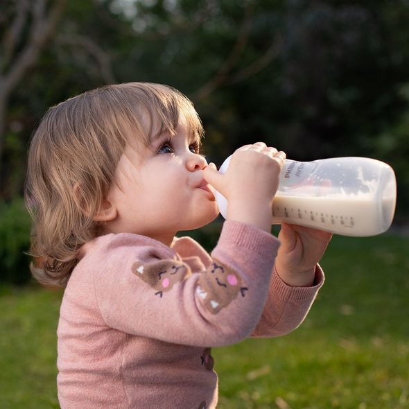 PHILIPS AVENT LÁHEV NATURAL RESPONSE 330 ML, 3M+ - KOJENECKÉ LAHVE - KRMENÍ