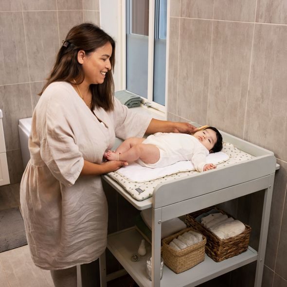 VINTER & BLOOM MEADOW MĚKKÁ PŘEBALOVACÍ PODLOŽKA SOFT SAND - PŘEBALOVACÍ PODLOŽKY - PŘEBALOVÁNÍ