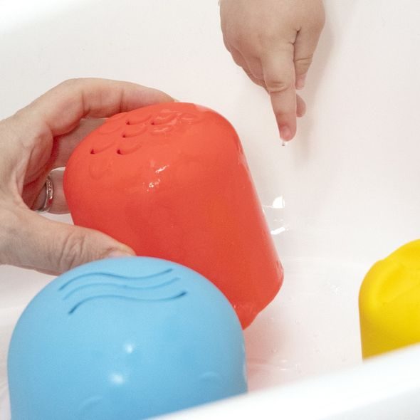 BABY EINSTEIN POHÁRKY STOHOVACÍ OPUS'S STACK & STREAM™ SADA 5 KS 3M+ - STOHOVACÍ HRAČKY - PRO DĚTI