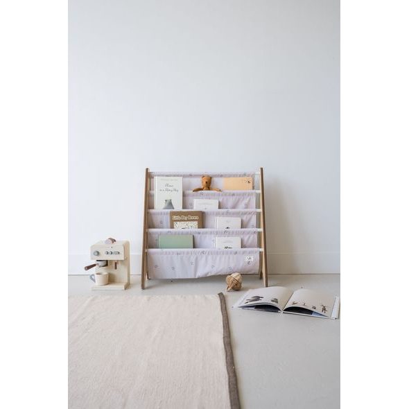 3 SPROUTS STOJAN NA KNÍŽKY RECYCLED BLUEBERRY/TAUPE - DEKORACE A POLIČKY - SPINKÁNÍ