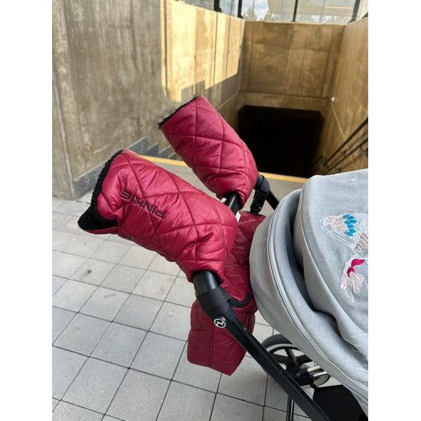 RUKAVICE NA KOČÁREK RED SQUARE - RUKÁVNÍKY NA KOČÁREK - KOČÁRKY A PŘÍSLUŠENSTVÍ