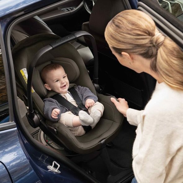 NUNA ARRA™ FLEX PISTACHIO - AUTOSEDAČKY 0-13KG - AUTOSEDAČKY A PŘÍSLUŠENSTVÍ