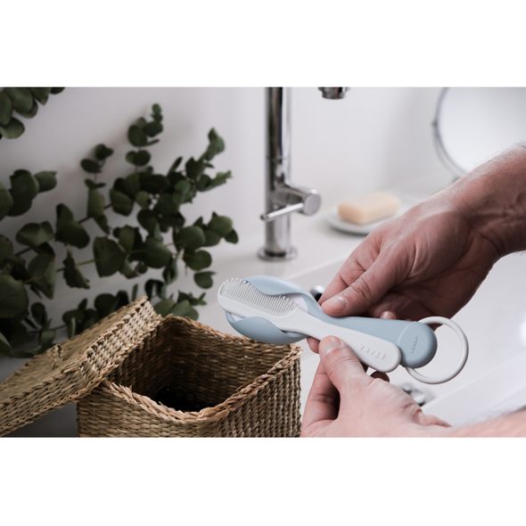 BEABA DĚTSKÝ KARTÁČ A HŘEBEN GREEN BLUE - HŘEBÍNKY A KARTÁČKY - KOUPÁNÍ A ZDRAVÍ