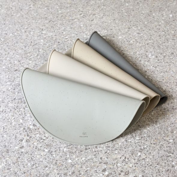 PALOPA PODLOŽKA POD MISKY LOUA GRANULE TAUPE - PRO MAZLÍČKY - NOŠENÍ & SPORT