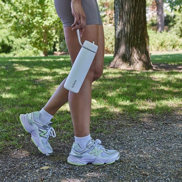 B.BOX NEREZOVÁ TERMOLAHEV S BRČKEM 690 ML - WHITE OUT - KRMENÍ