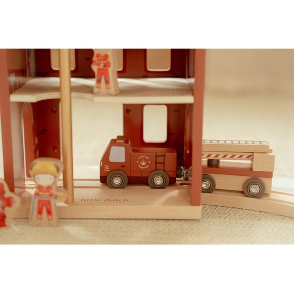 LITTLE DUTCH HASIČSKÁ STANICE DŘEVĚNÁ - LITTLE DUTCH - PRO DĚTI