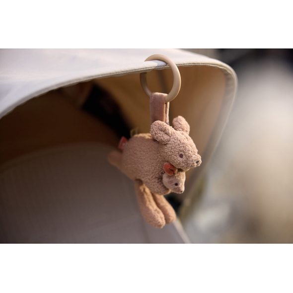 JOLLEIN ZÁVĚSNÝ KLOKAN KANGAROOTS - HRAČKY K ZAVĚŠENÍ - PRO DĚTI