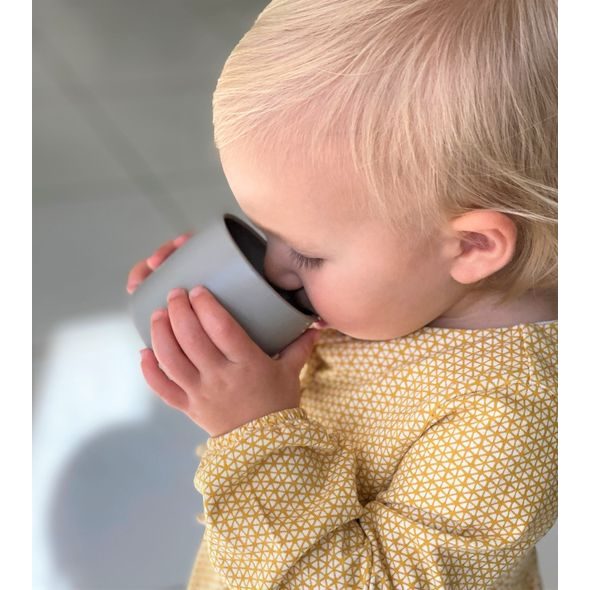 MINIKOIOI HRNEK SILIKONOVÝ MINI - ROSE - DĚTSKÉ HRNEČKY - KRMENÍ